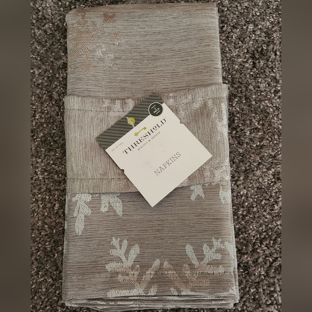 Silver satin snowflakes fabric table napkins lot of 12 jacquard damask Threshold